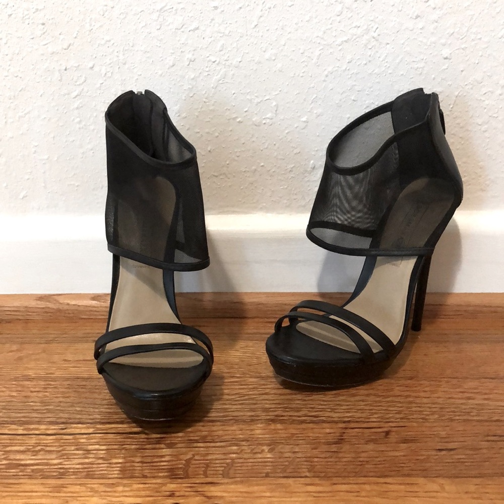 BCBG MAXAZRIA NEW BLACK PUMPS
